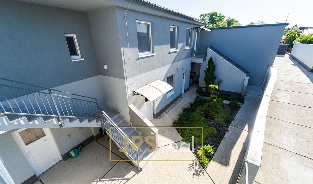 Pronájem bytu 2+kk 42 m², Velké Pavlovice – fotka 1 z 17