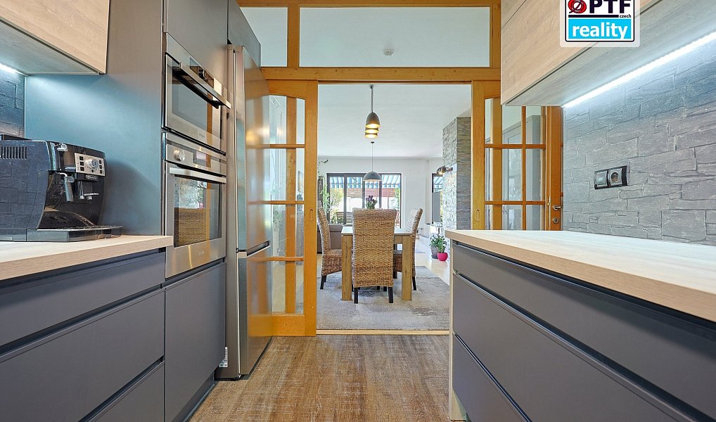Prodej domu 353 m² s pozemkem 743 m², Plzeň – náhled fotky 4