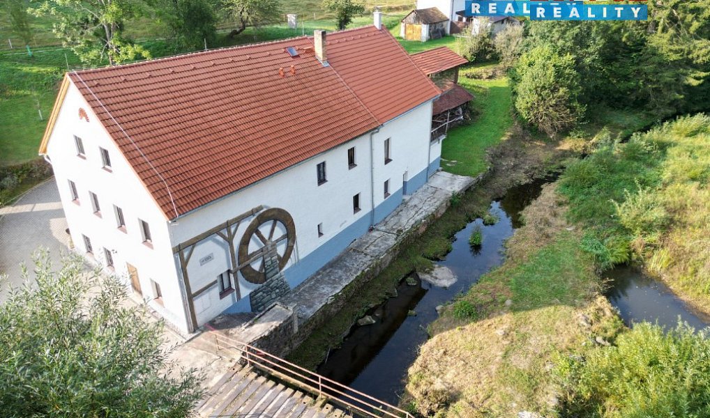Prodej domu 217 m² s pozemkem 2 450 m², Benešov nad Černou – náhled fotky 12