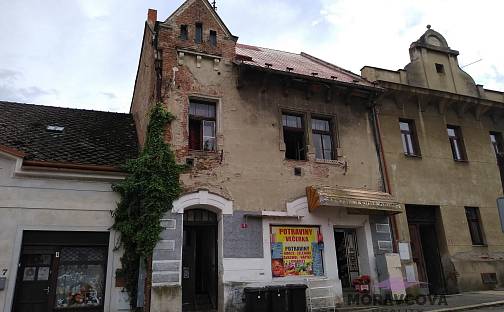 Prodej domu 350 m² s pozemkem 676 m², Zámecké náměstí, Žleby, okres Kutná Hora