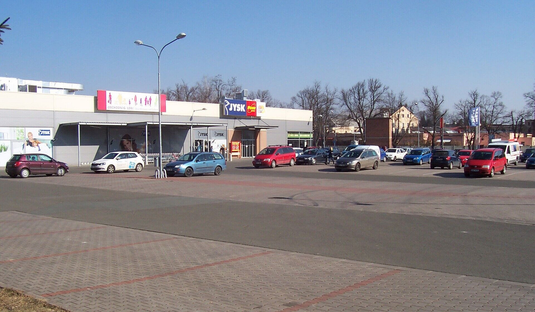 Pronájem obchodních prostor 350 m²
