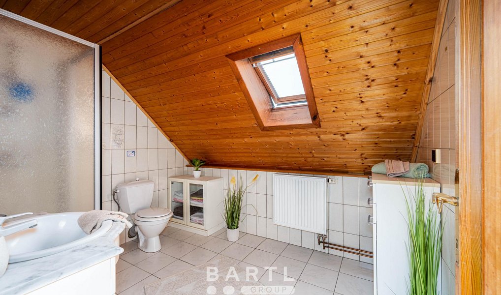 Prodej domu 210 m² s pozemkem 874 m², Nové Hrady – náhled fotky 14