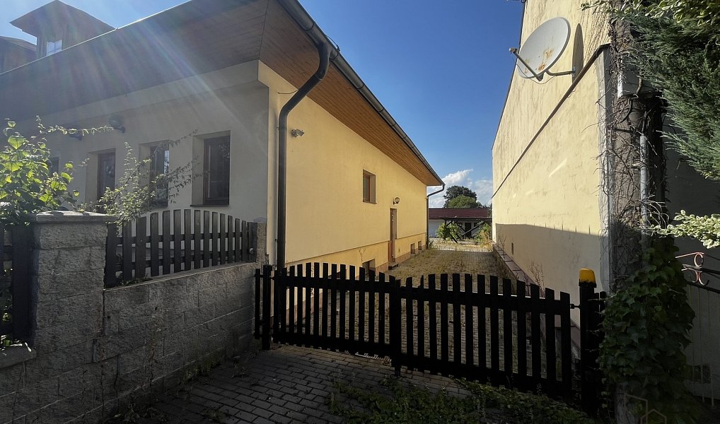 Prodej domu 160 m² s pozemkem 4 055 m², Podhradní Lhota – náhled fotky 5