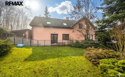 Pronájem domu 150 m² s pozemkem 684 m², Senohrabská, Mirošovice, okres Praha-východ