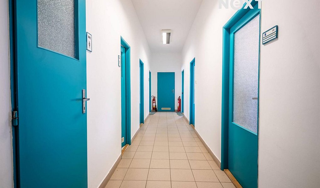 Prodej výrobních prostor 2 000 m², Sebranice – náhled fotky 12