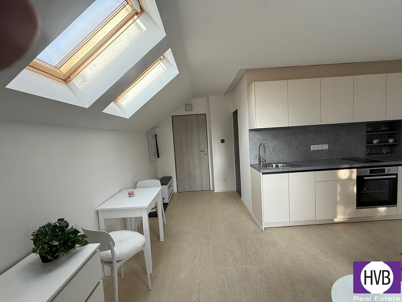 Prodej nájemního domu, činžáku 340 m² – fotografie 5