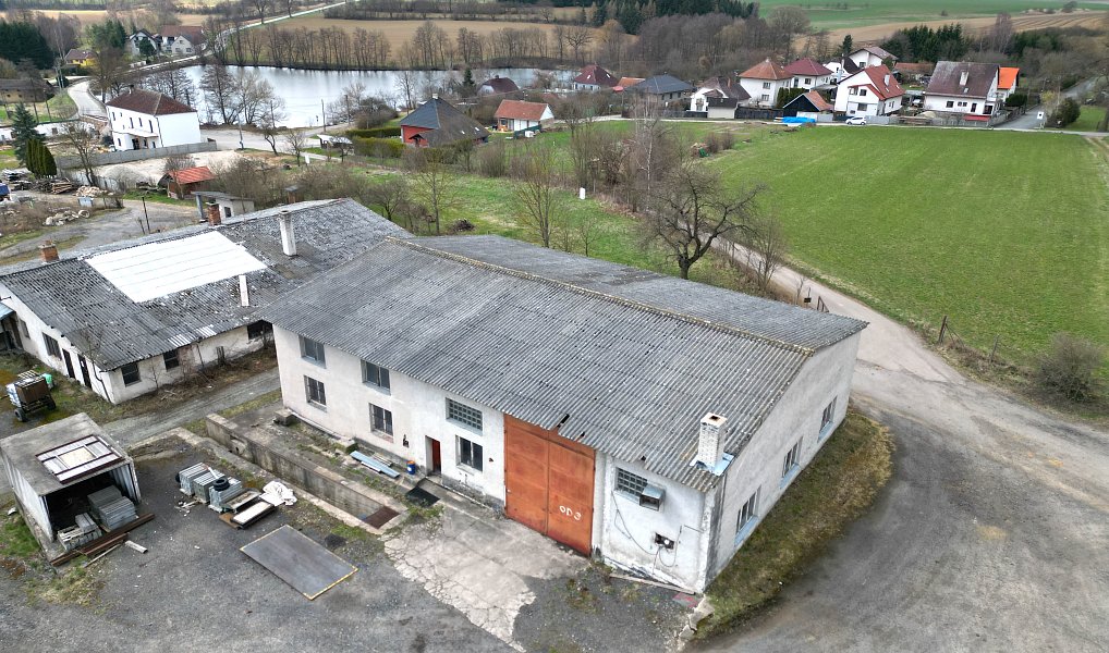 Prodej výrobních prostor 300 m², Horní Libochová – náhled fotky 2