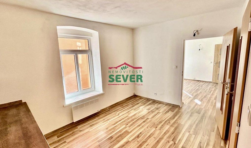 Prodej domu 571 m² s pozemkem 158 m², Luby – náhled fotky 22