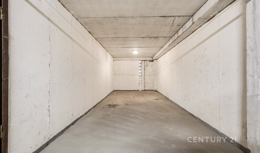 Prodej prostorné garáže, 18 m2, Manželů Dostálových, Praha - Kyje, Praha – náhled fotky 6
