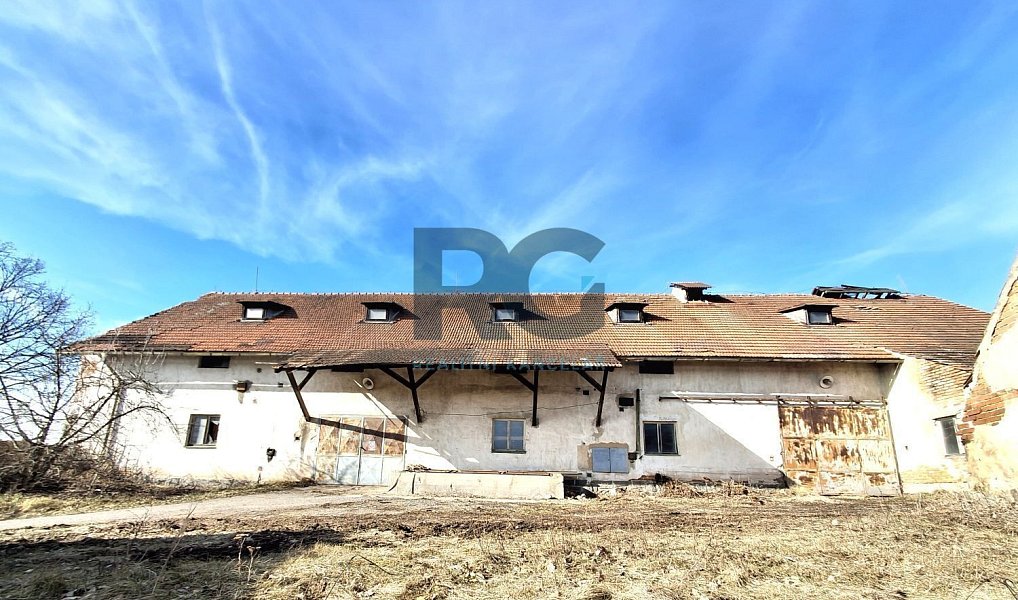 Prodej domu 989 m² s pozemkem 1 202 m², Myštice – náhled fotky 4