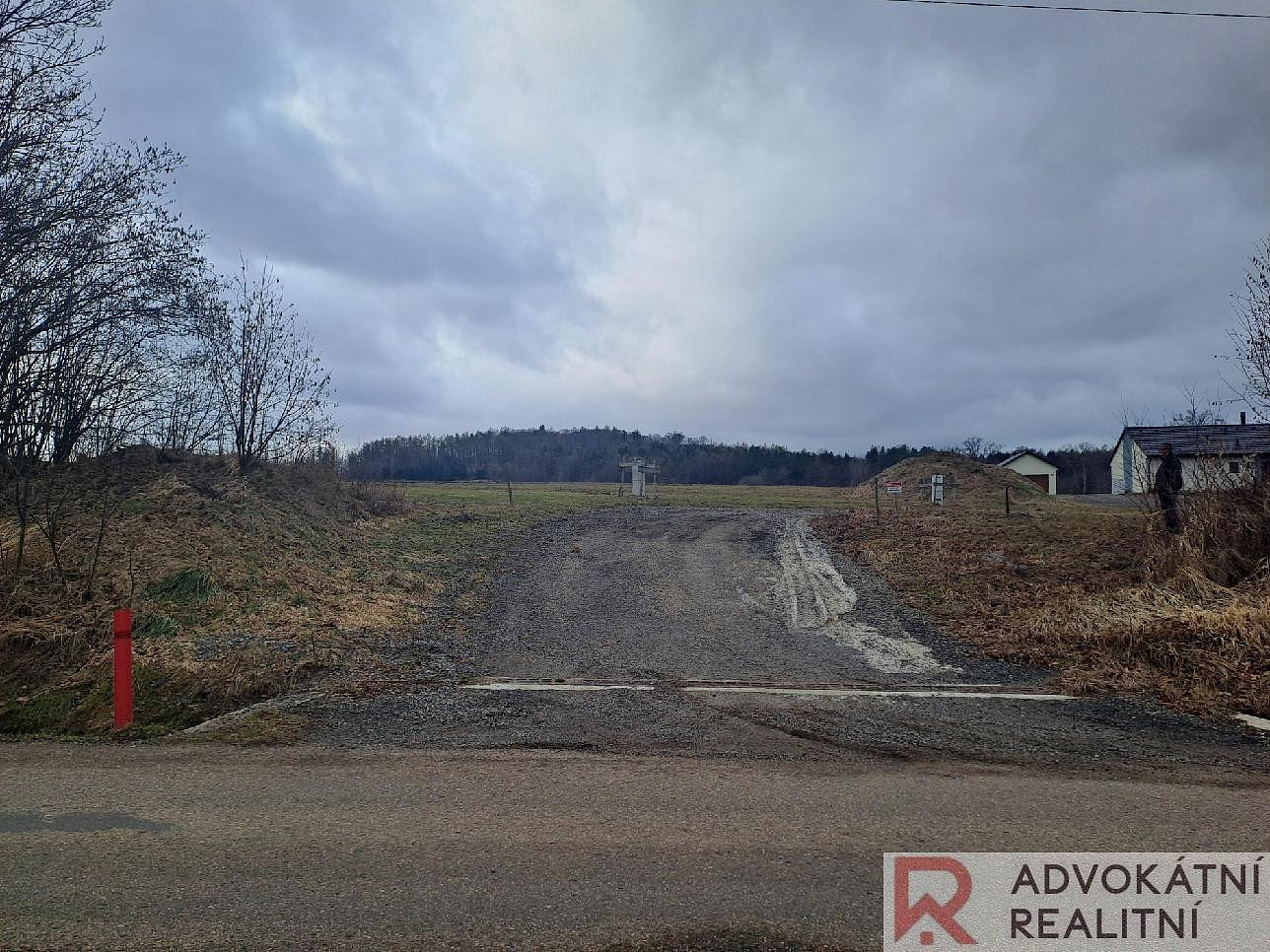 Prodej stavebního pozemku 1 147 m² – pohled 3