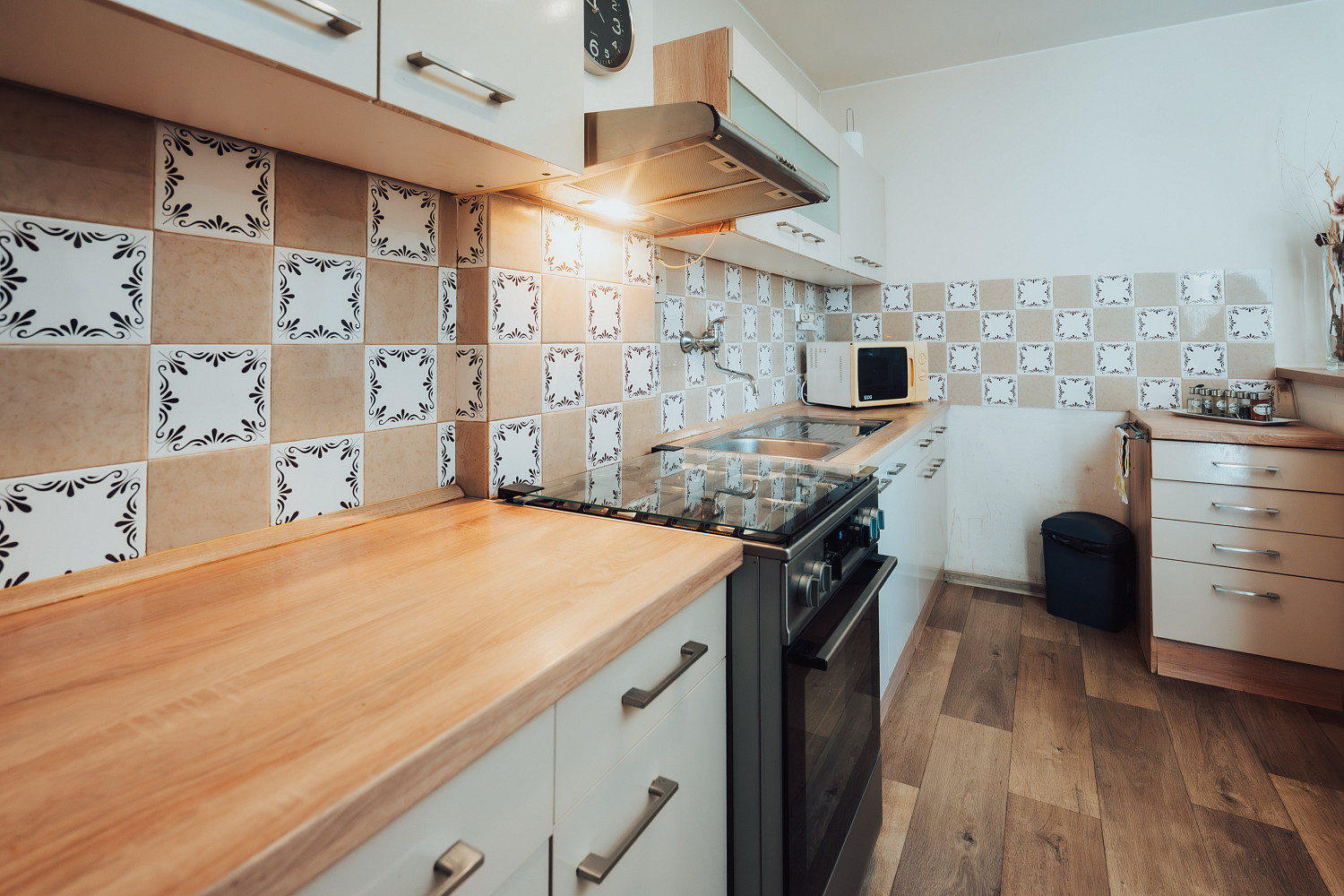 Prodej domu 410 m² s pozemkem 1 748 m² – pohled 3