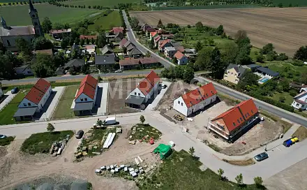 Prodej domu 133 m² s pozemkem 440 m², Dvory - Veleliby, okres Nymburk