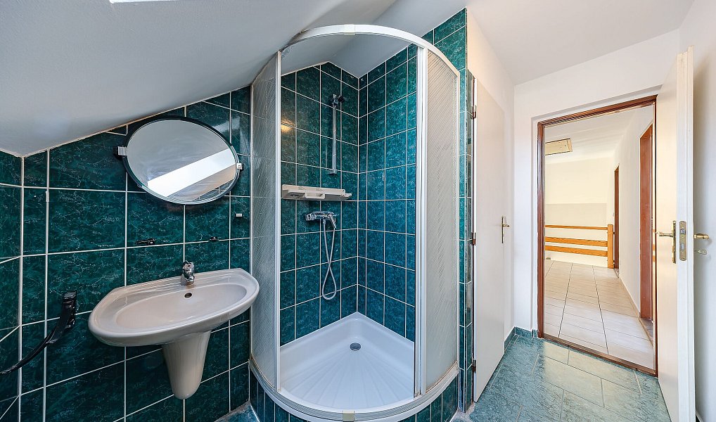 Prodej domu 184 m² s pozemkem 1 027 m², Uherské Hradiště – náhled fotky 27