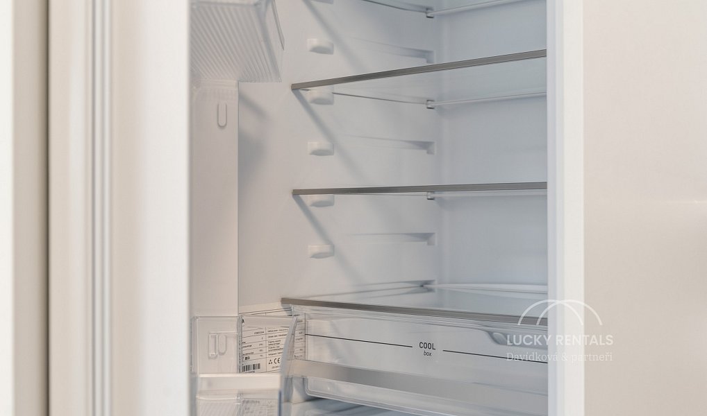 Pronájem bytu 1+kk 31 m², Praha – náhled fotky 11