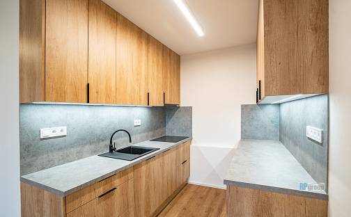 Pronájem bytu 2+kk 43 m², Kosmická, Praha 4 - Háje