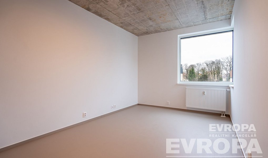 Pronájem bytu 2+1 44 m², Hradec Králové – náhled fotky 4