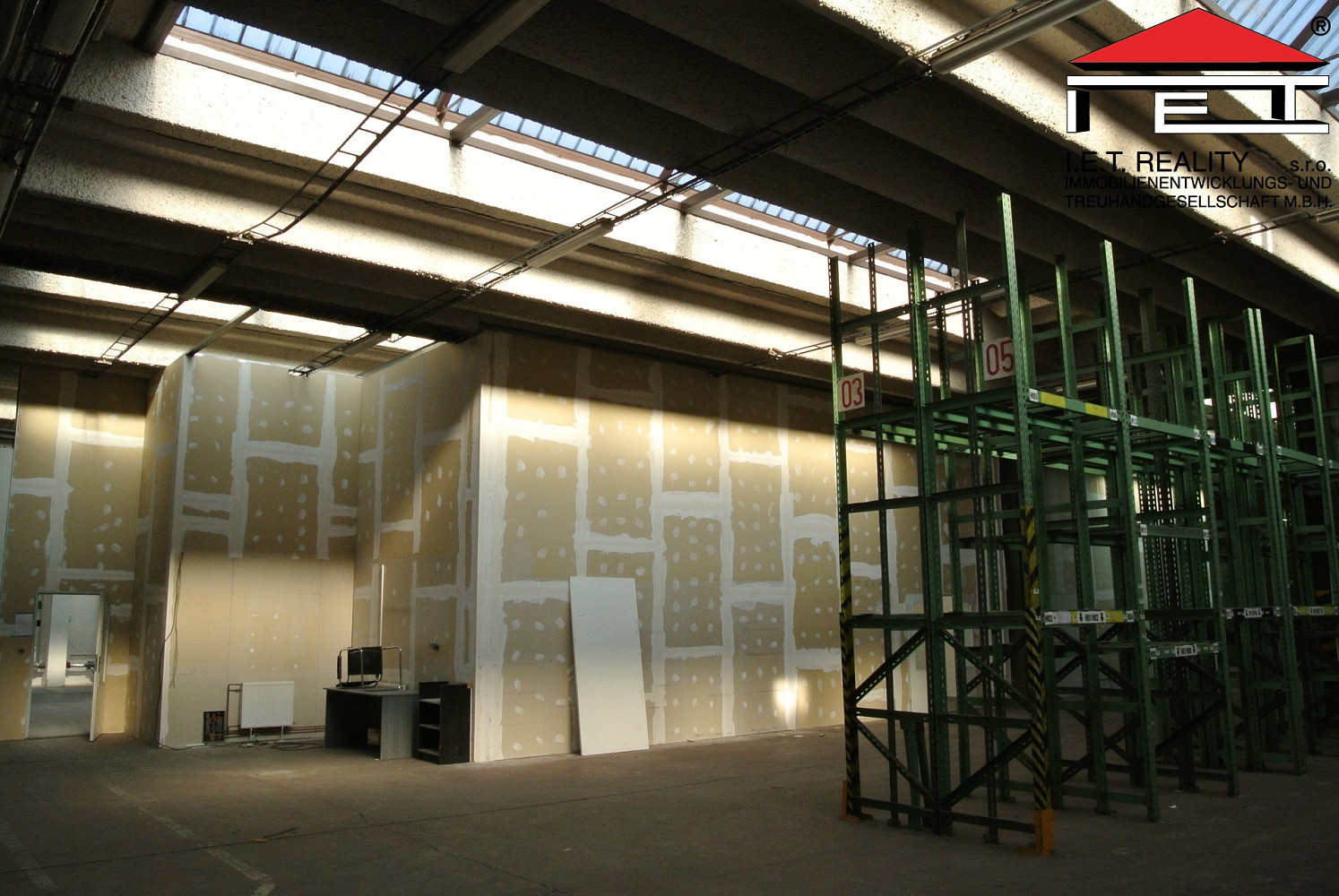Pronájem obchodních prostor 992 m² — photo 4