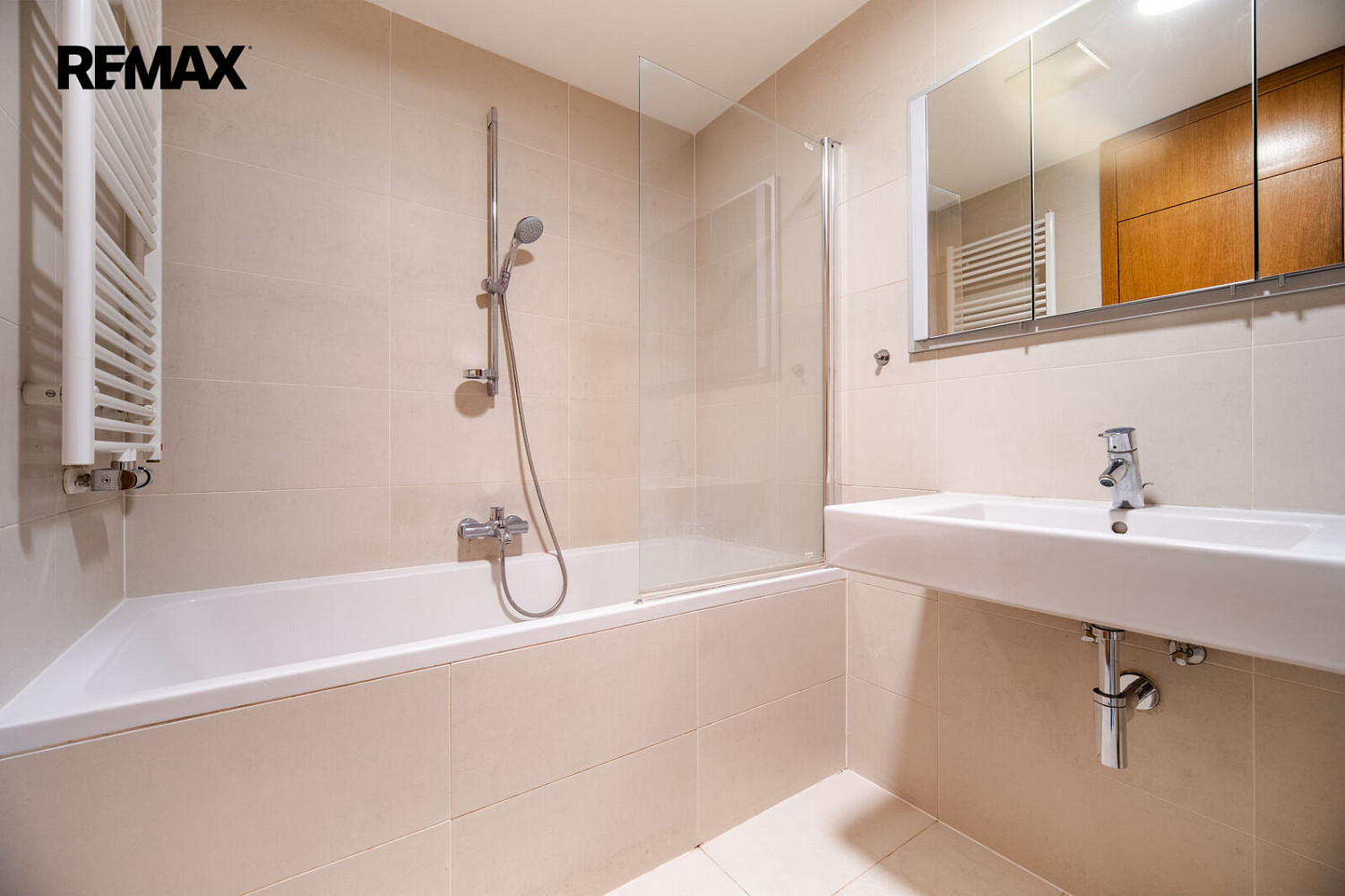 Pronájem bytu 1+kk 44 m² – fotografie 2