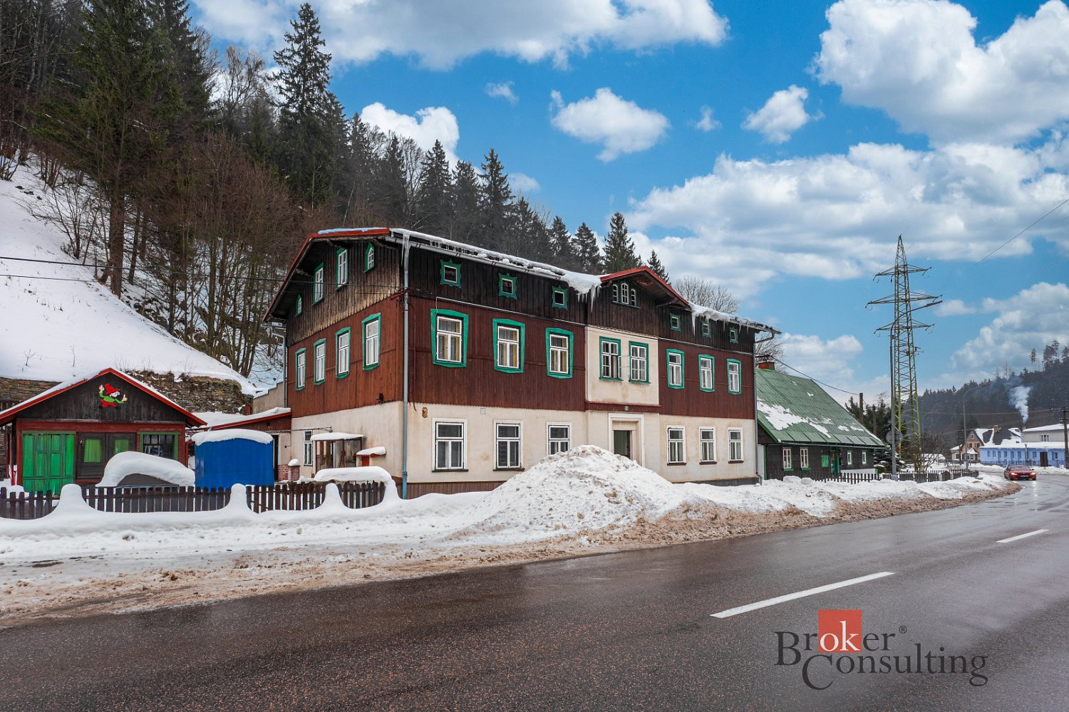 Prodej domu 400 m² s pozemkem 515 m² – fotografie 3