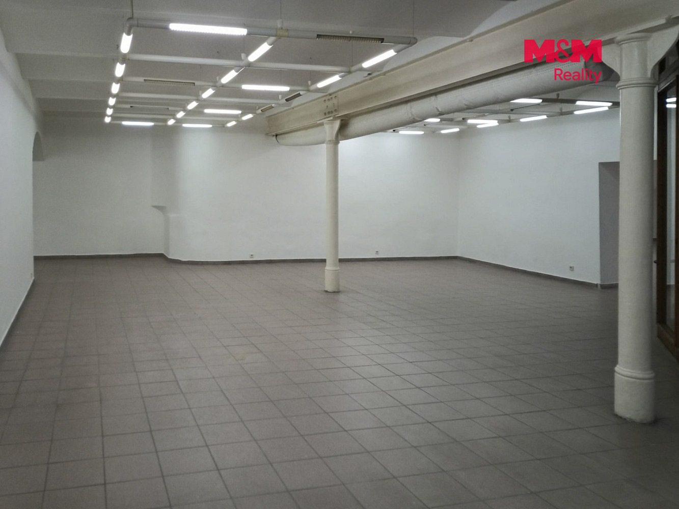 Pronájem obchodních prostor 695 m² — photo 5