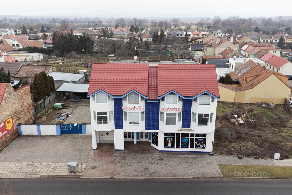 Prodej komerčního objektu (jiného typu) 1 061 m² – fotografie 2