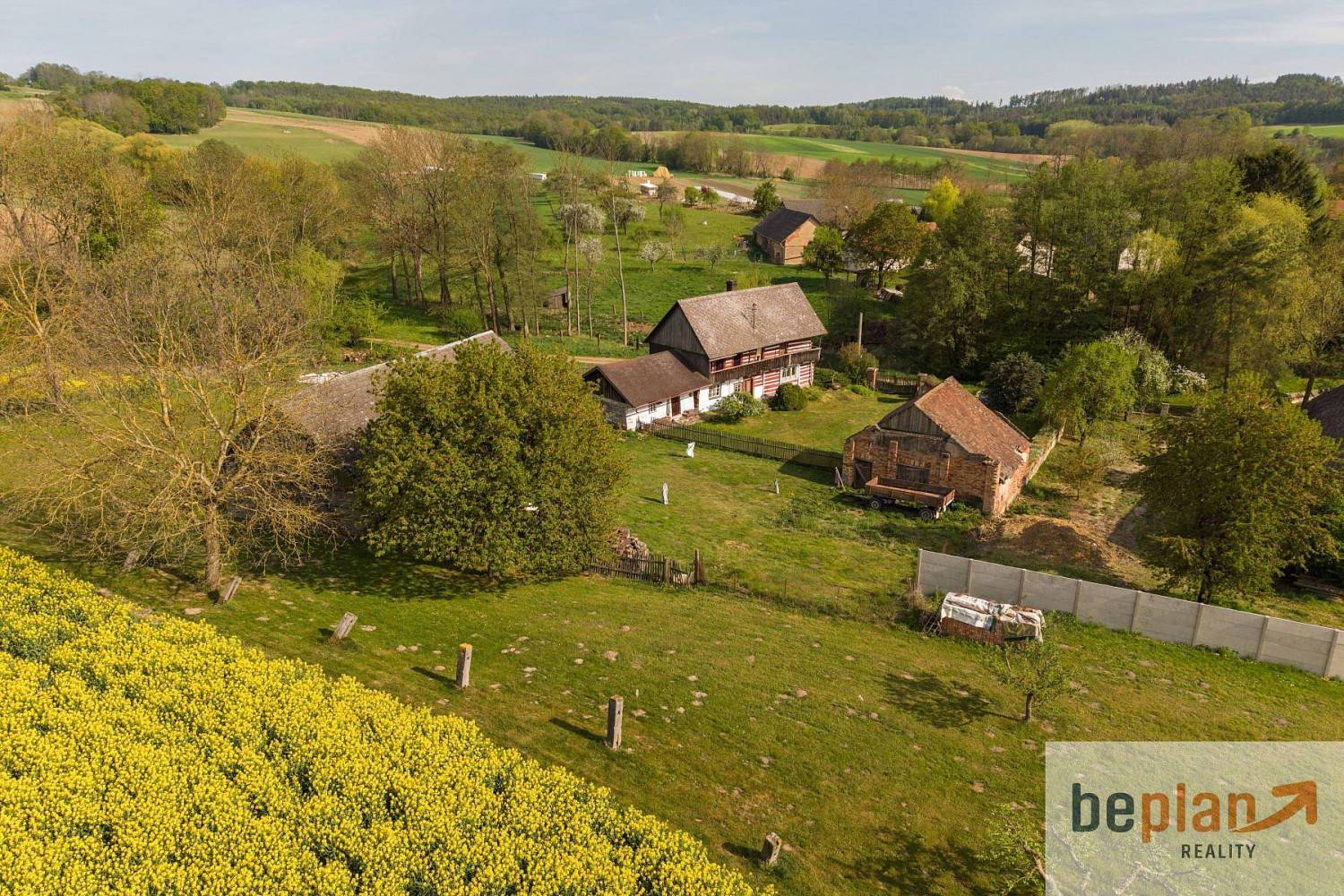 Prodej stavebního pozemku 1 200 m² – fotografie 4