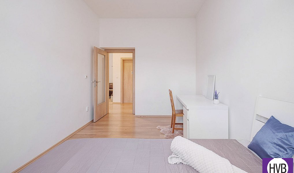 Prodej bytu 2+1 64 m², Králův Dvůr – náhled fotky 4