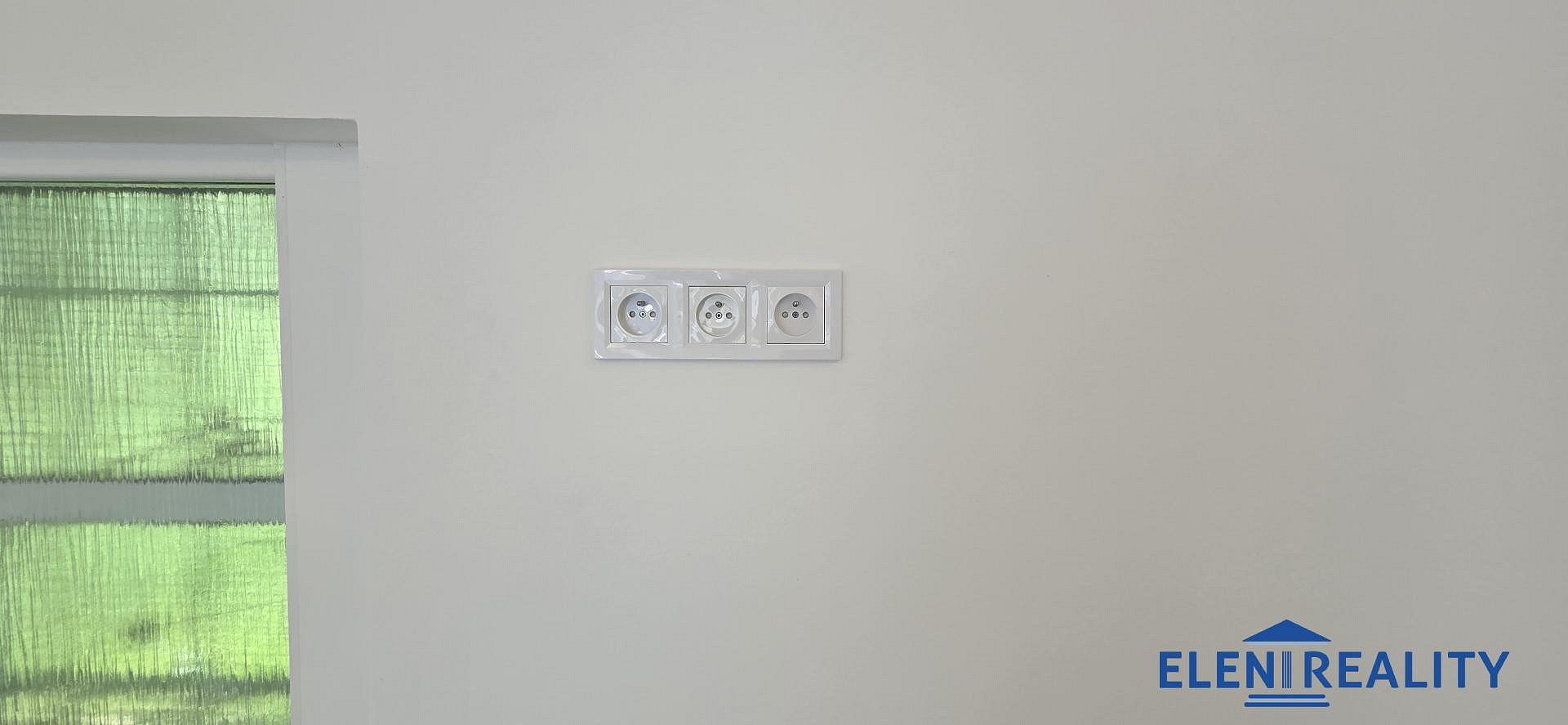 Prodej nově zrekonstruované, prostorné garáže ( 26 m2) na ul. u zahradnictví v české vsi — photo 5