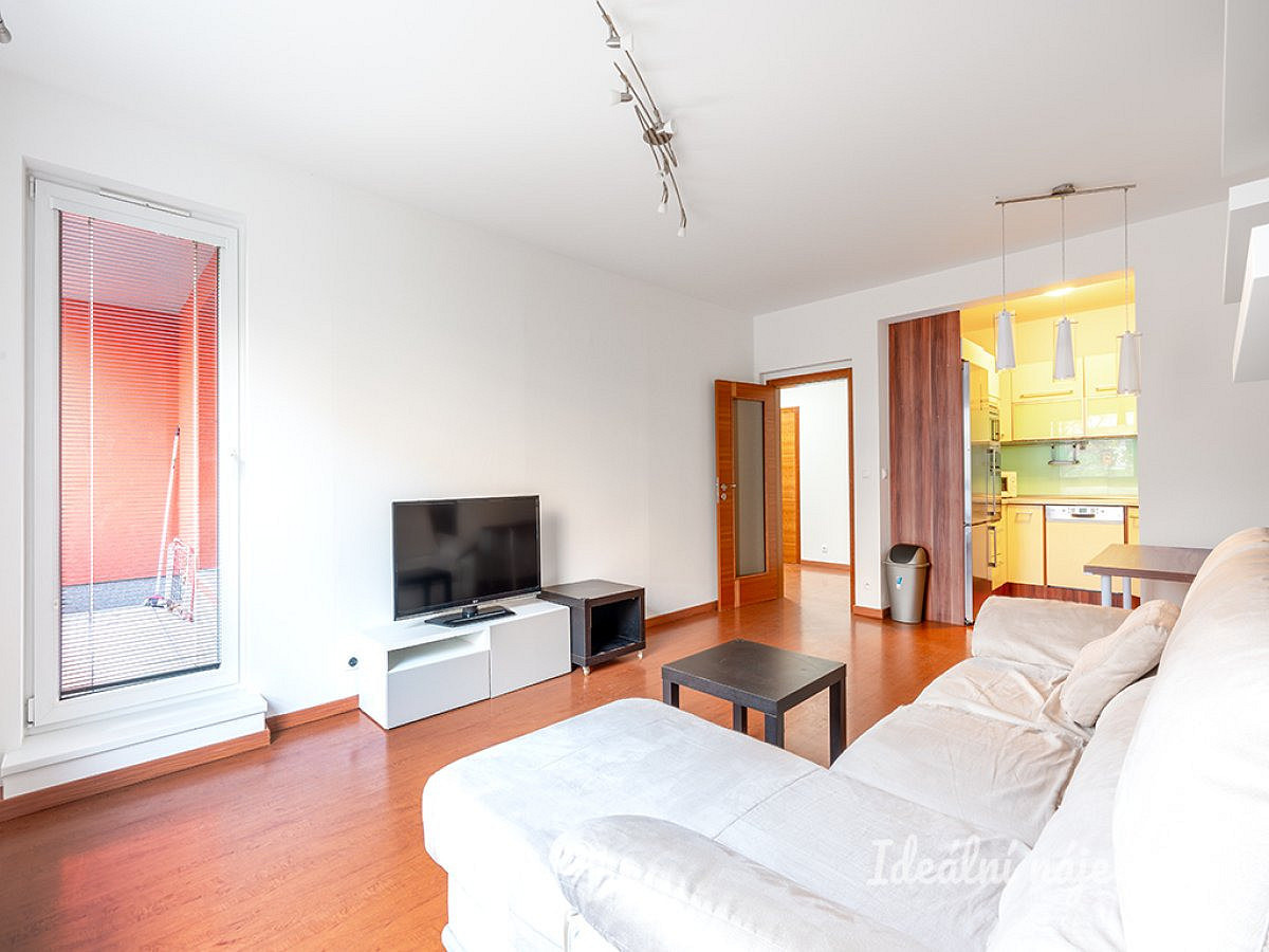Pronájem bytu 2+kk 60 m² – fotografie 3