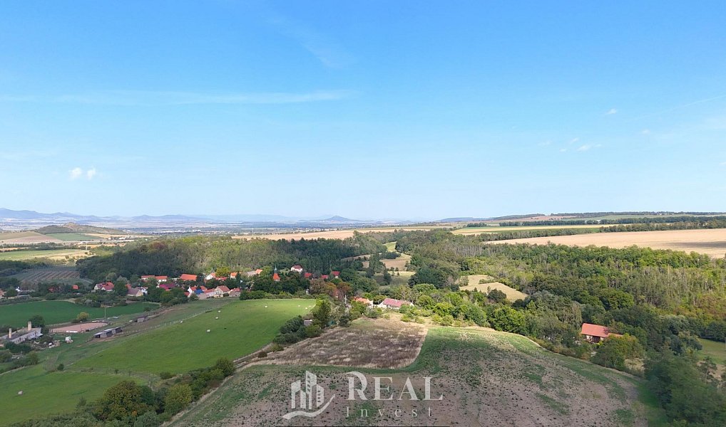 Prodej stavebního pozemku 1 196 m², Louny – náhled fotky 4
