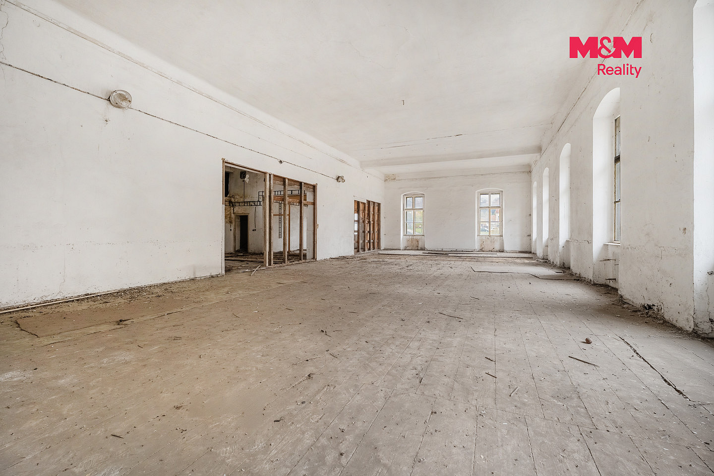 Prodej domu 1 200 m² s pozemkem 892 m² – fotografie 4