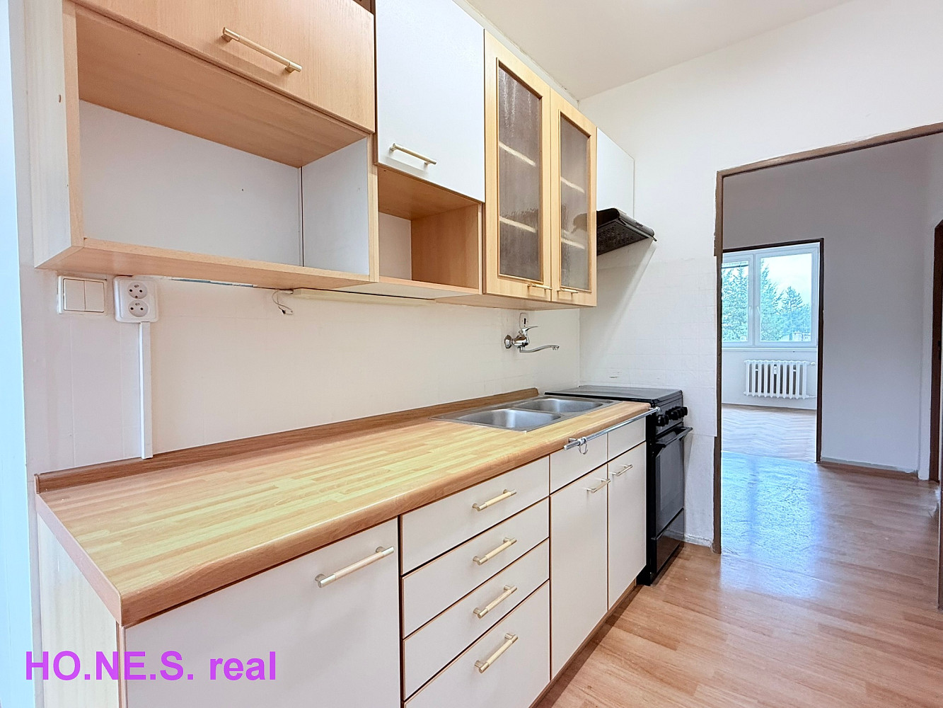 Pronájem bytu 3+1 68 m² – pohled 2