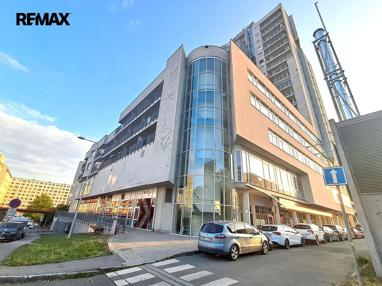 Prodej garážového stání 11m2. Ul. Petržílkova, Praha - Stodůlky