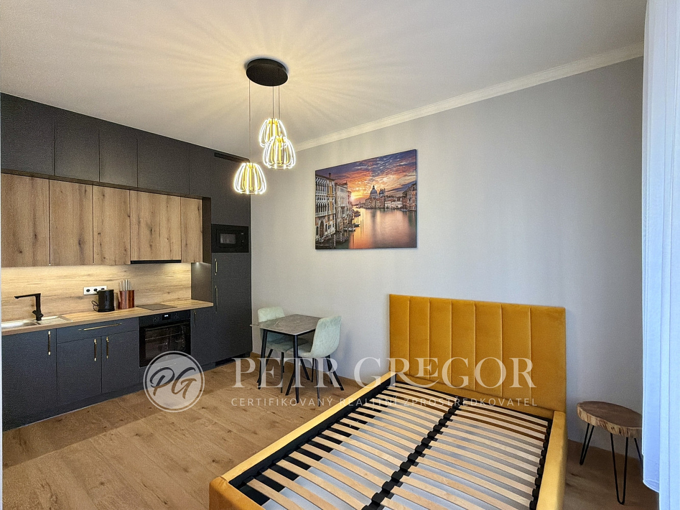 Pronájem bytu 1+kk 35 m²
