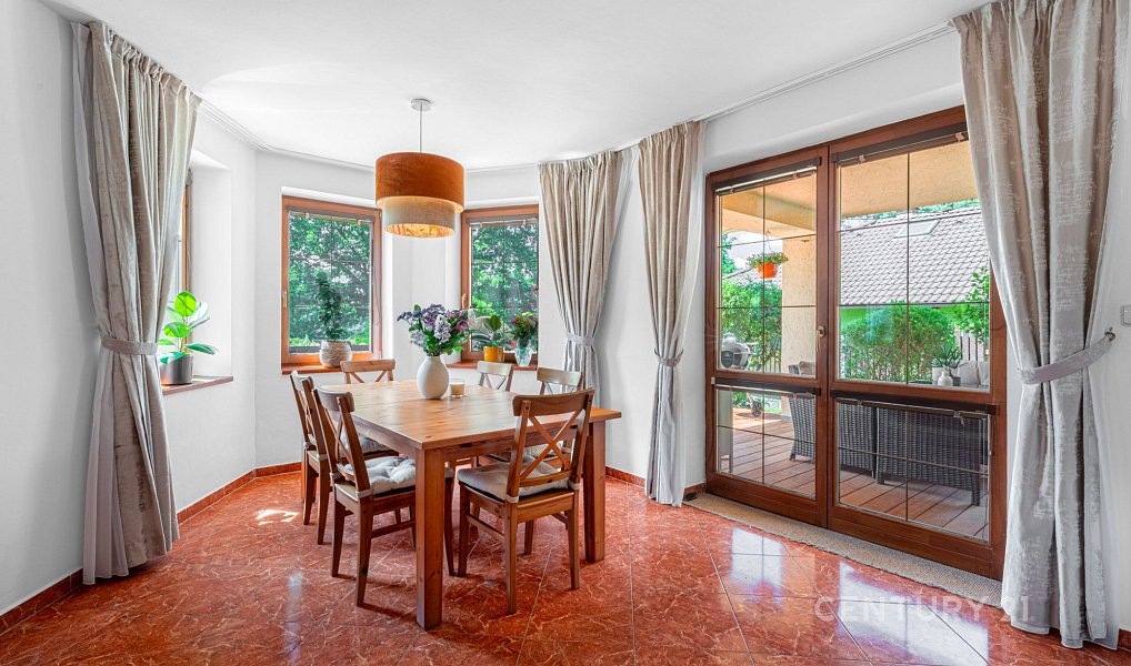 Prodej domu 185 m² s pozemkem 1 343 m², Benešov – náhled fotky 3