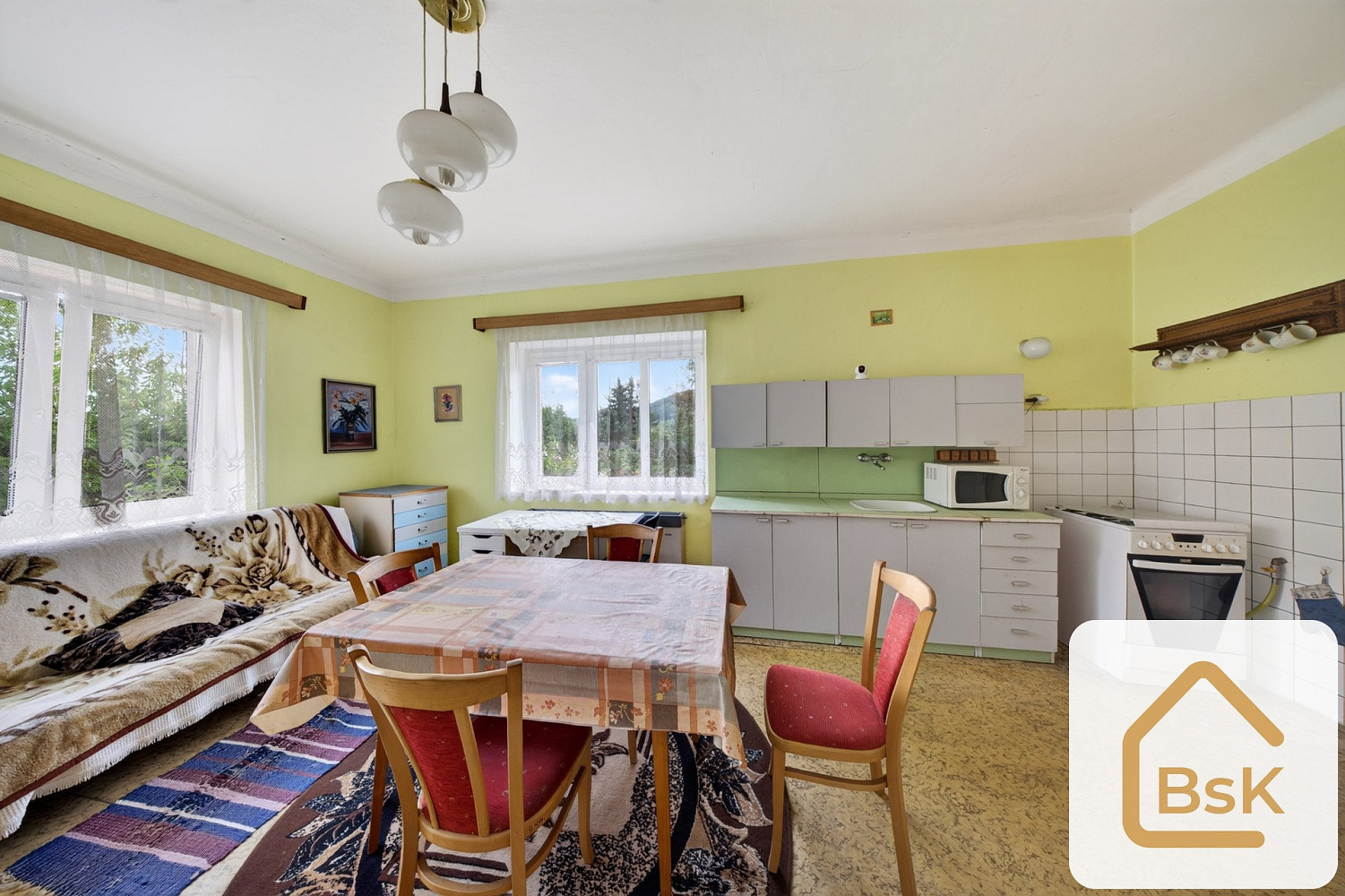 Prodej domu 292 m² s pozemkem 1 147 m² – fotografie 2