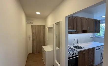 Pronájem bytu 2+1 63 m², Kúty, Zlín