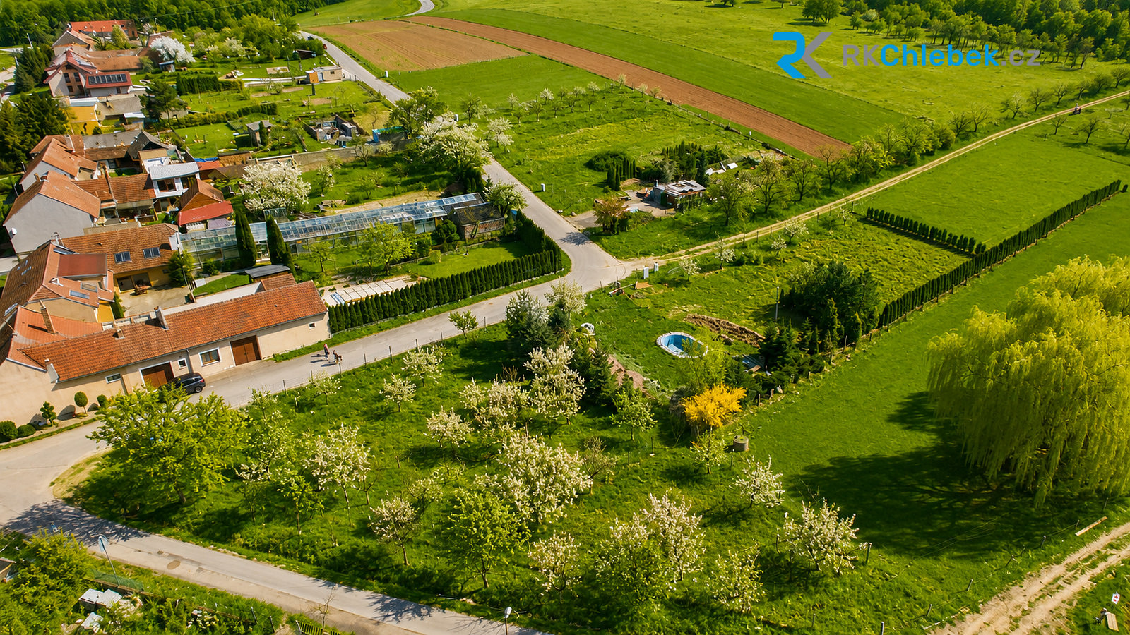 Prodej stavebního pozemku 1 070 m² – fotografie 4