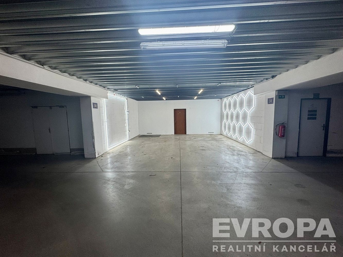 Pronájem komerčního objektu (jiného typu) 58 m² – fotografie 2