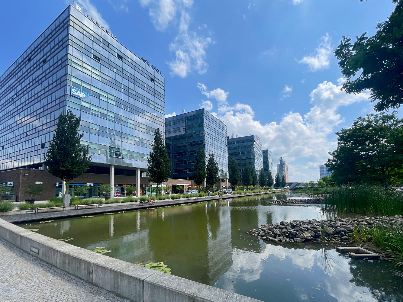 Pronájem kanceláře 70 m² – fotografie 2