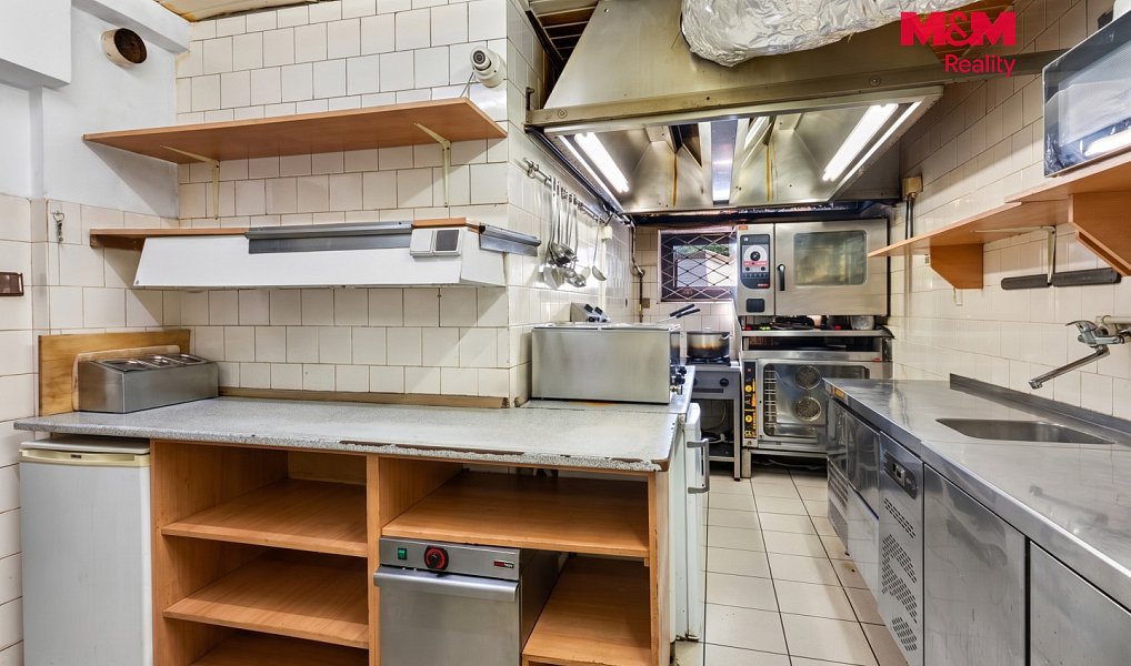 Prodej restaurace 600 m², Lomnice nad Popelkou – náhled fotky 10