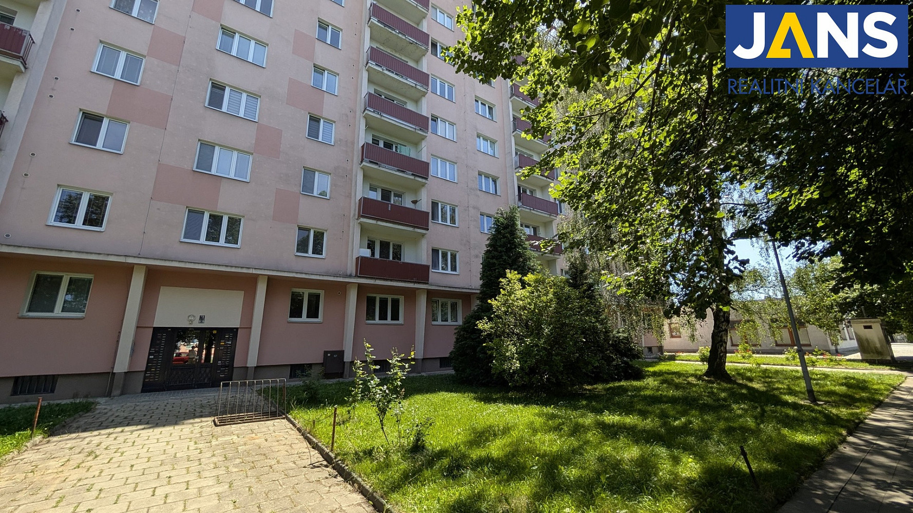 Prodej bytu 1+1 36 m² — photo 2