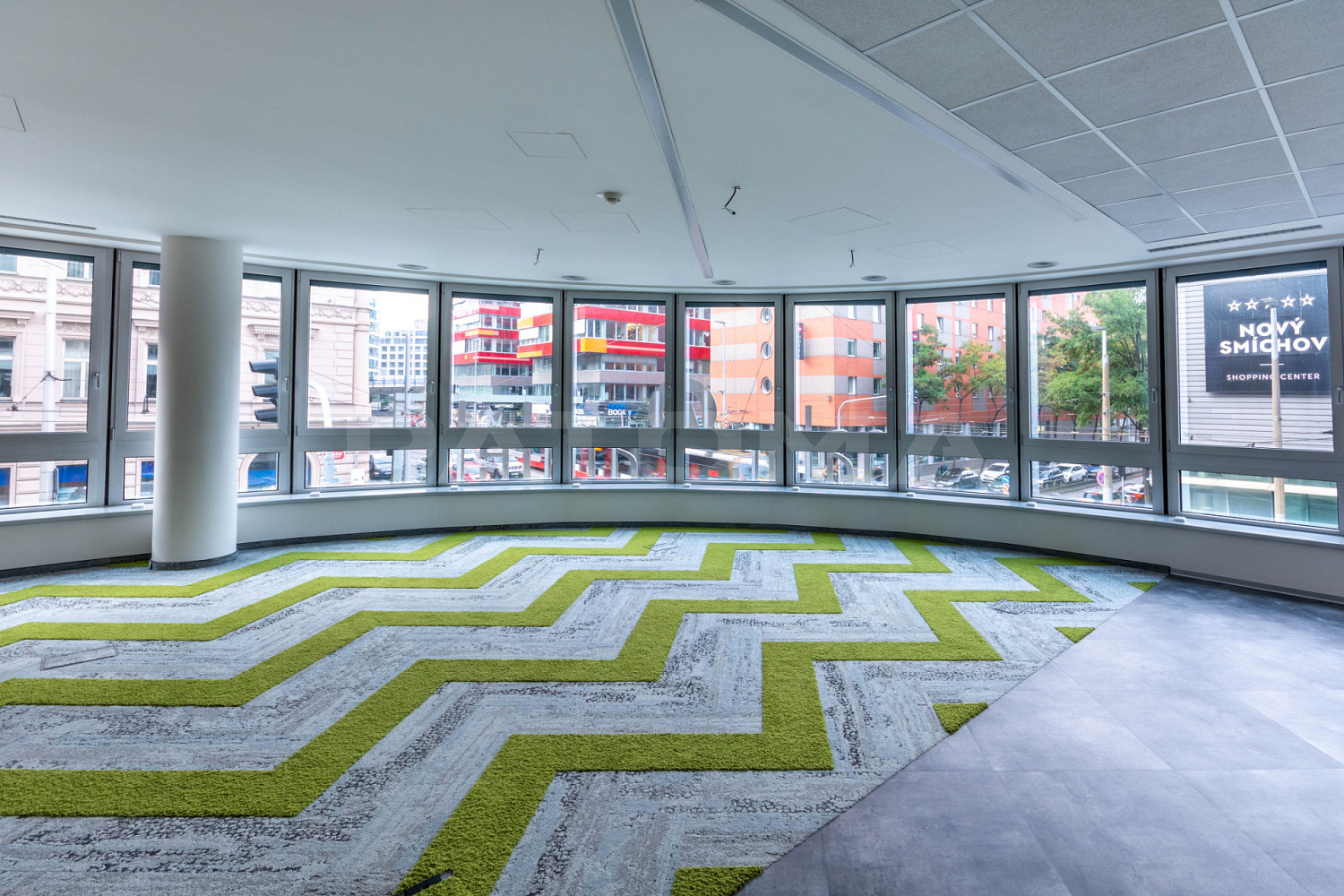 Pronájem kanceláře 379 m² – fotografie 2