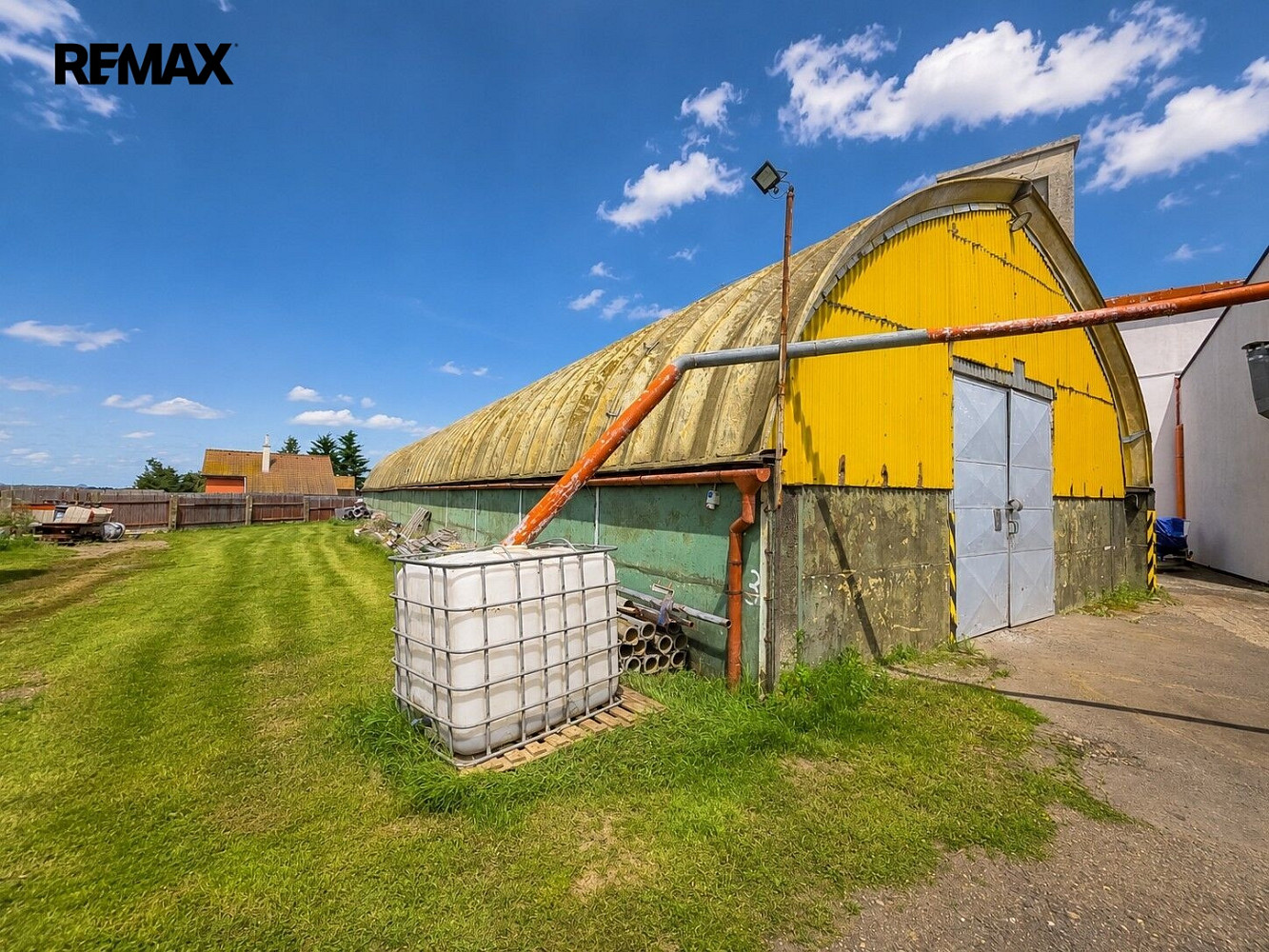 Pronájem skladovacích prostor 406 m²