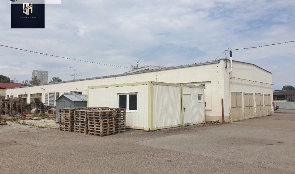 Pronájem komerčního objektu (jiného typu) 322 m², Benešov – náhled fotky 4