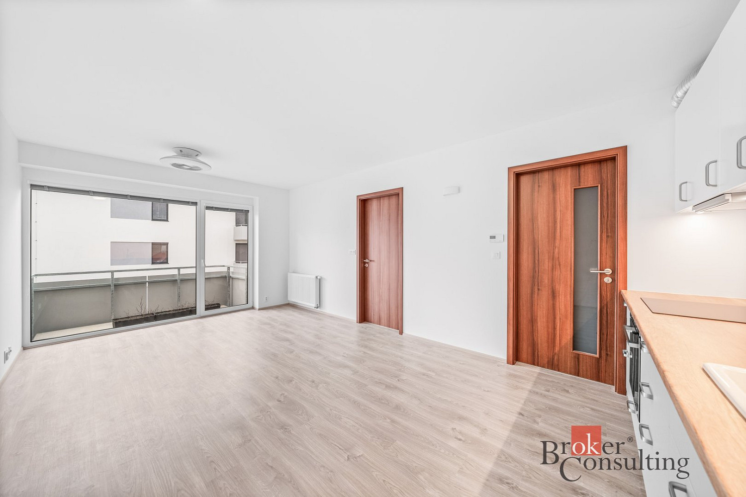 Pronájem bytu 2+kk 56 m² – fotografie 3