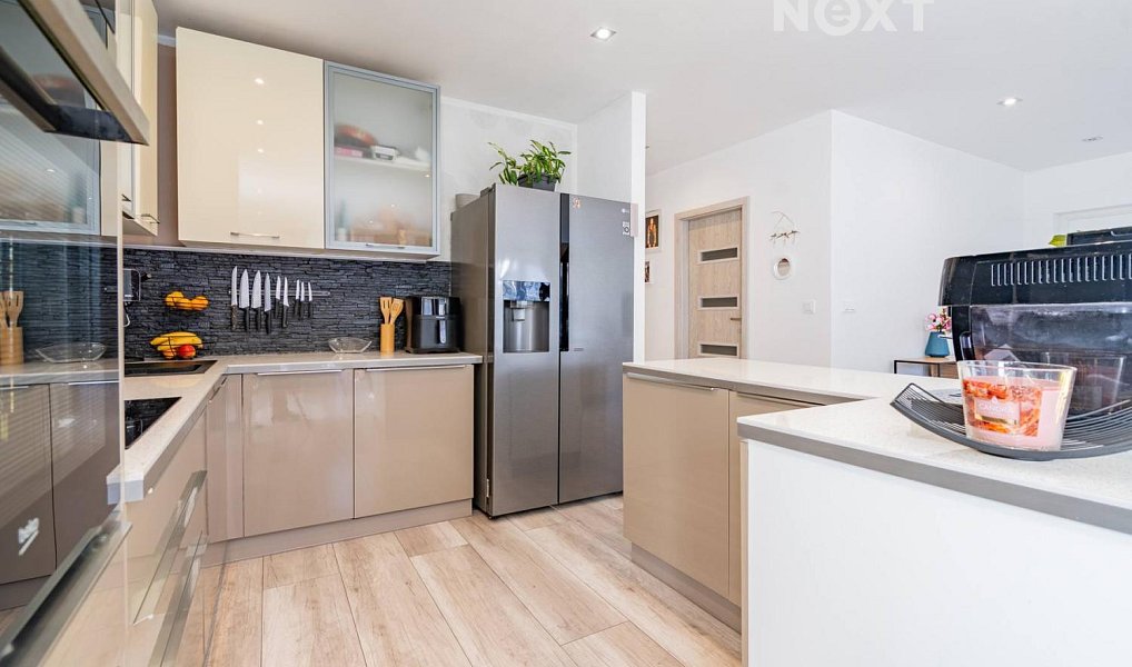 Prodej domu 216 m² s pozemkem 1 768 m², Kaplice – náhled fotky 6