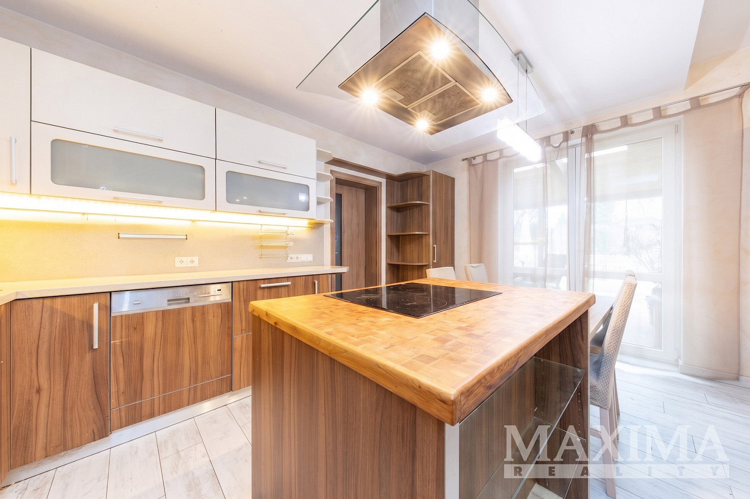 Prodej domu 215 m² s pozemkem 473 m² — photo 2