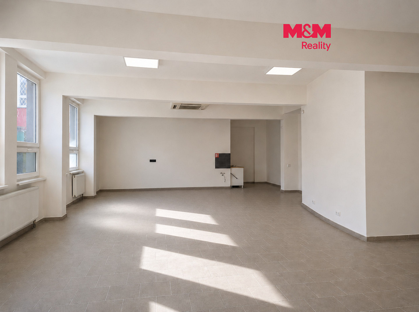 Pronájem obchodních prostor 66 m²
